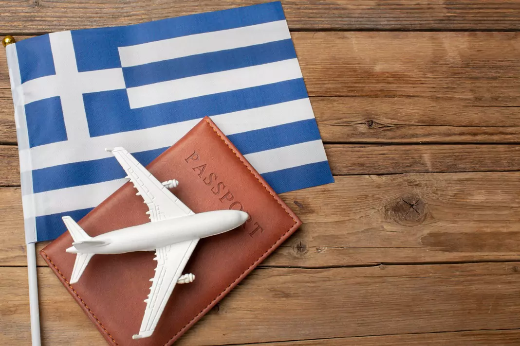 Flight to Greece