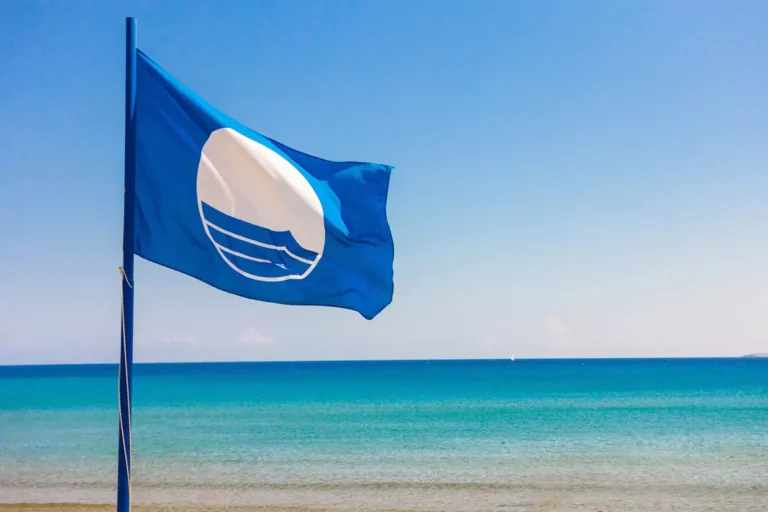 blue-flag-beach