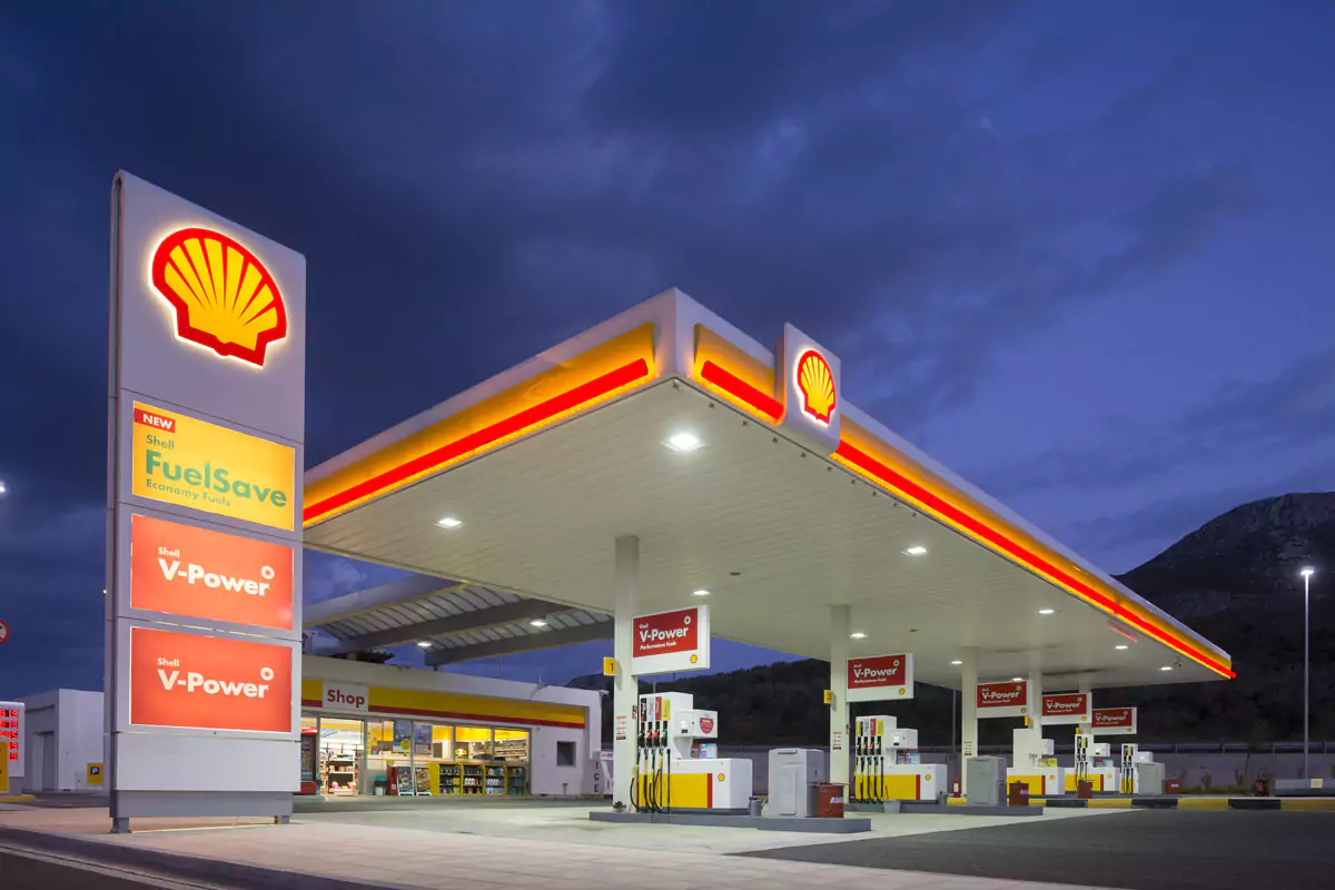 Motor Oil Shell Coral retail station